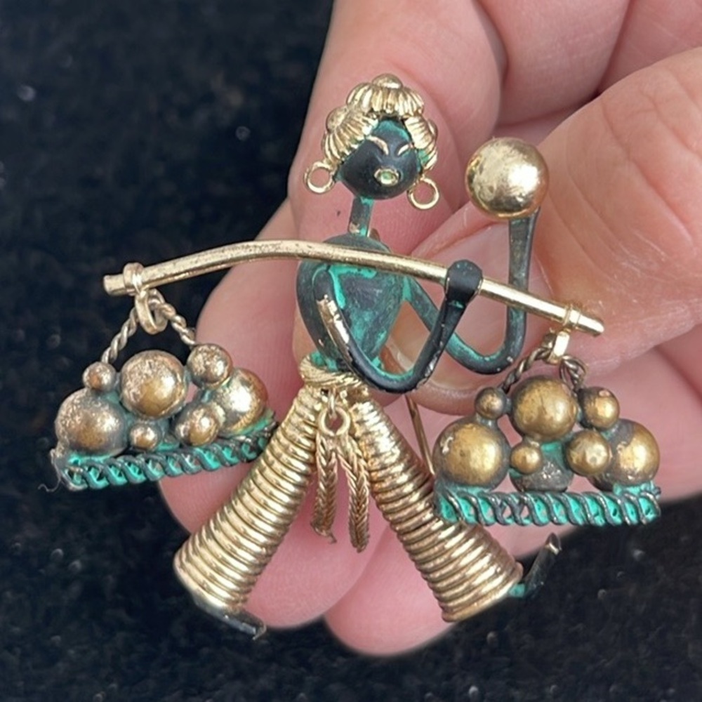 Vintage Gold Tone & Green Patina Unique Detailed Brooch. MA